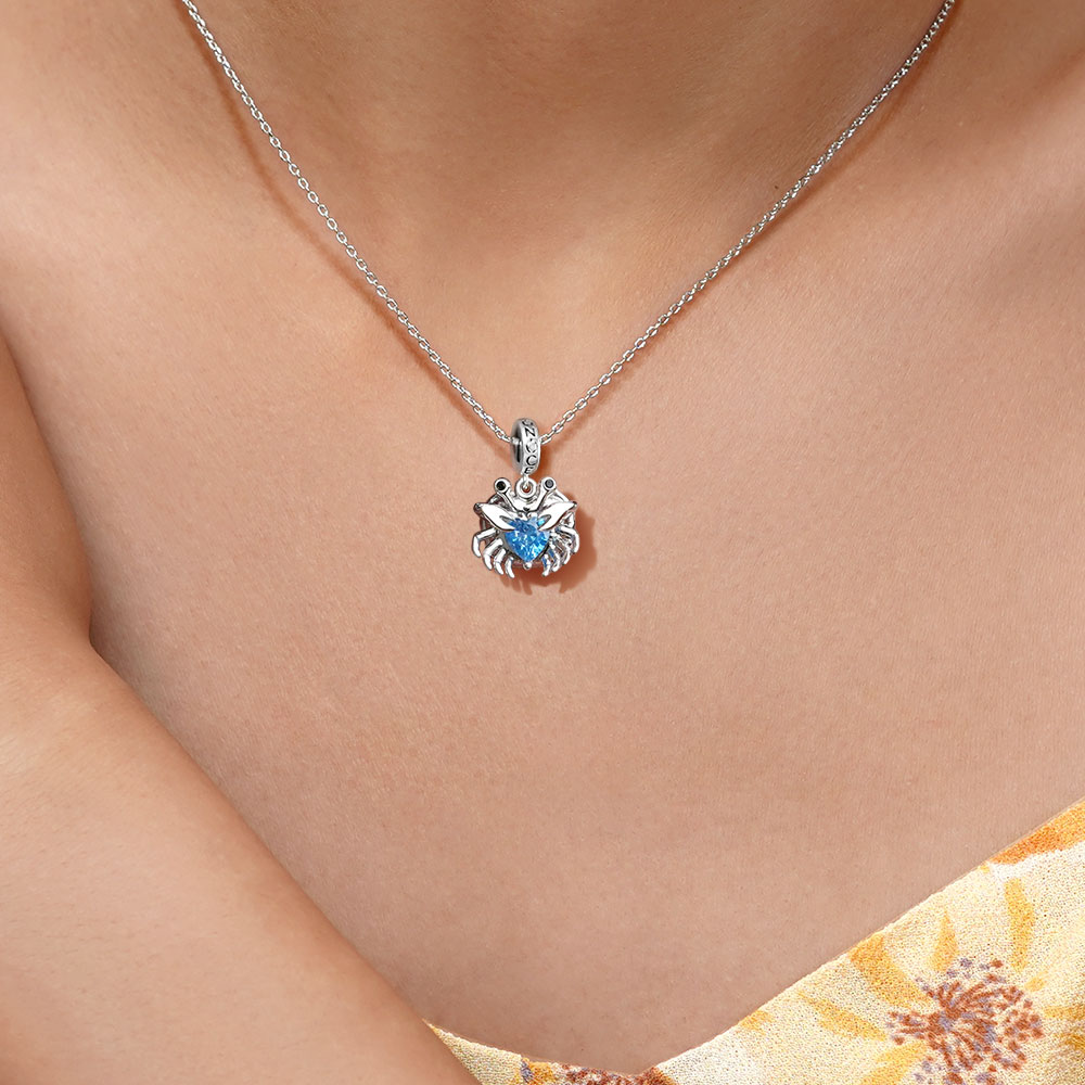 Gnoce Crab Embraces Heart Gem Pendant Dangle Charm_7