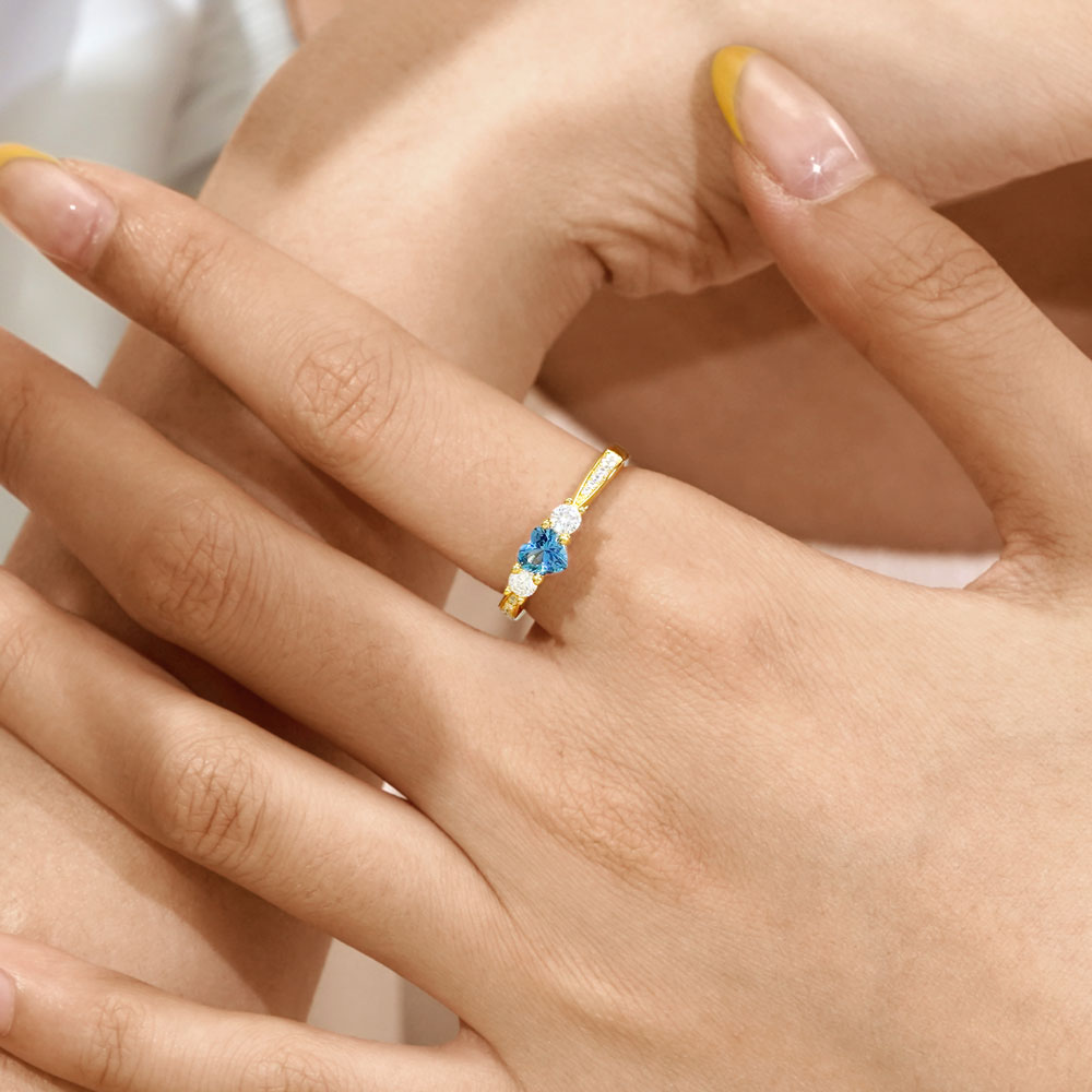 Gnoce Sparkling Three-Stone Promise Ring_5