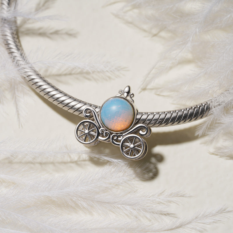 Gnoce Moonstone Magic Carriage Charm_2