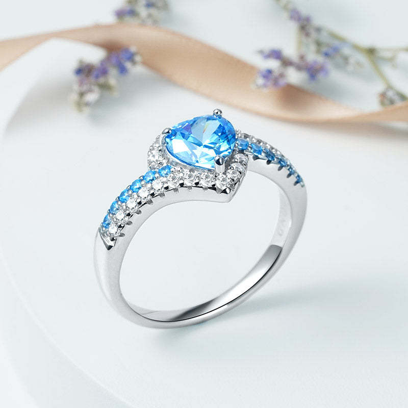 Gnoce Blue Heart-cut Promise Ring_3