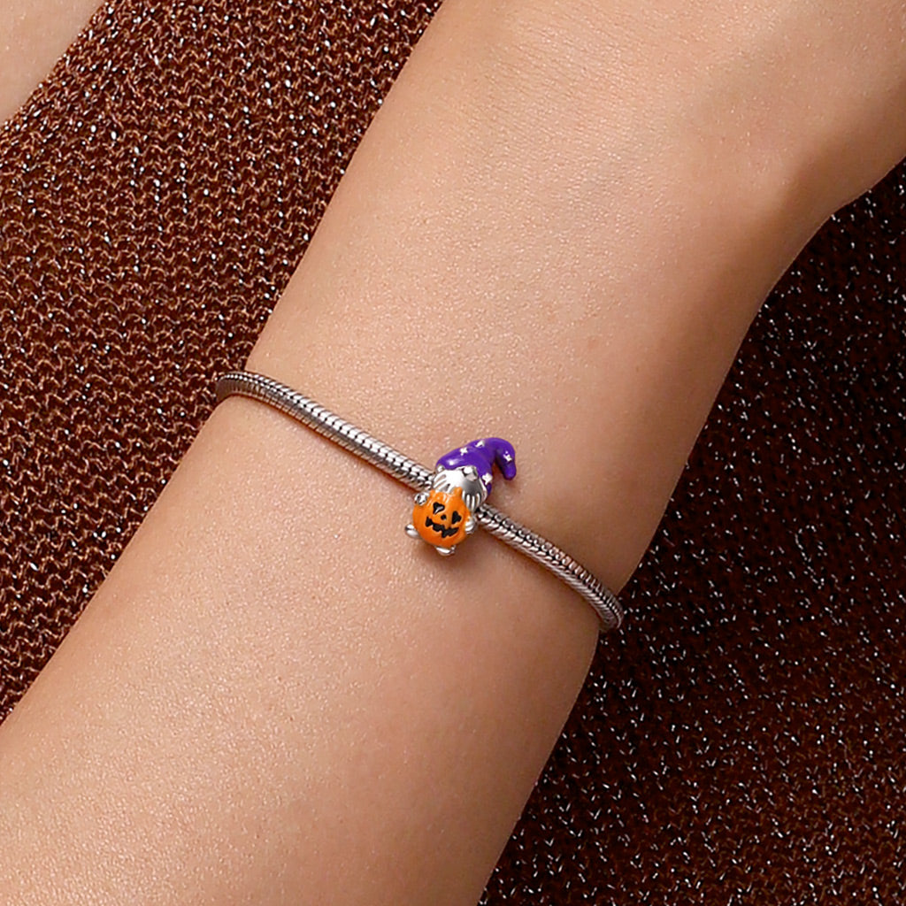 Gnoce Halloween Gnome Holding Pumpkin Charm_5