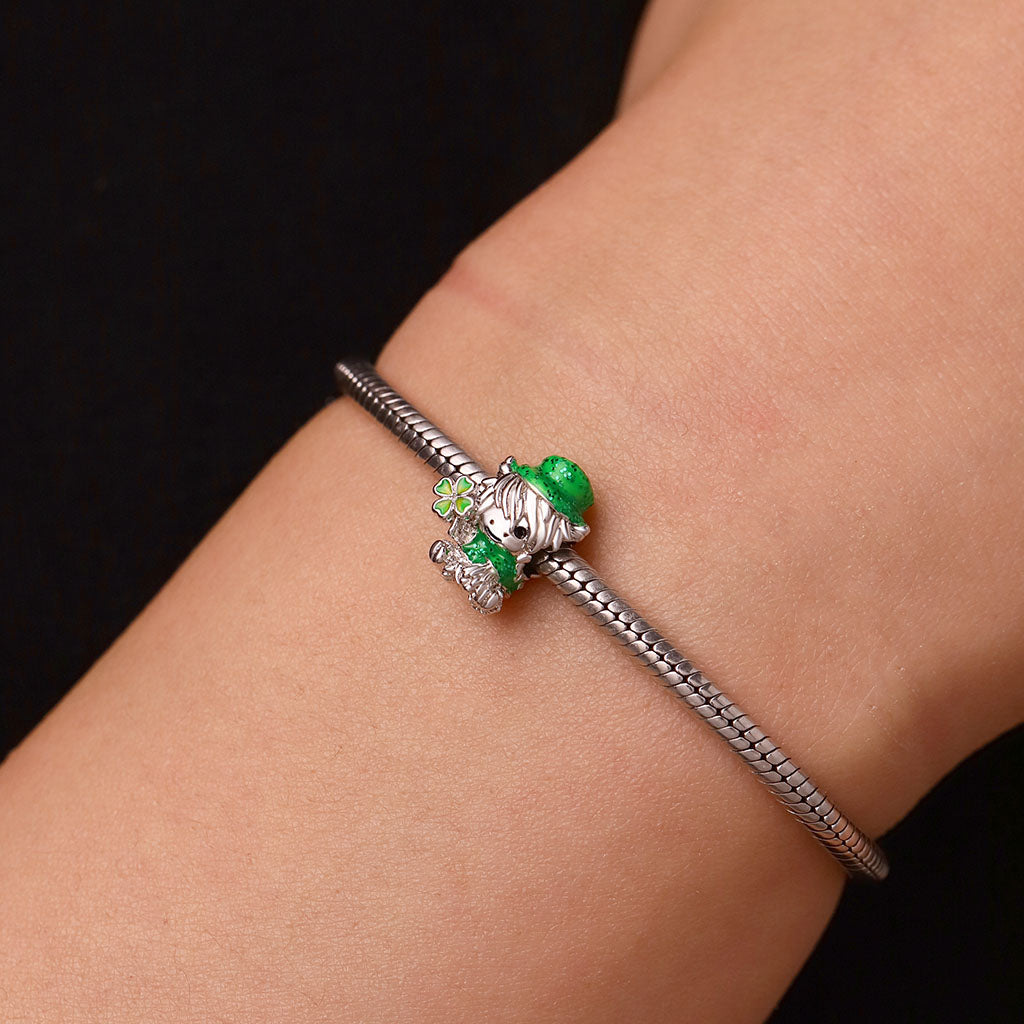 Gnoce St. Patrick's Day Highland Cow Glow-in-the-Dark Clover Charm_6