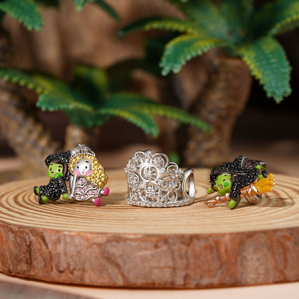 Gnoce Wicked Elphaba Flying On a Broom Charm with Diamond_3