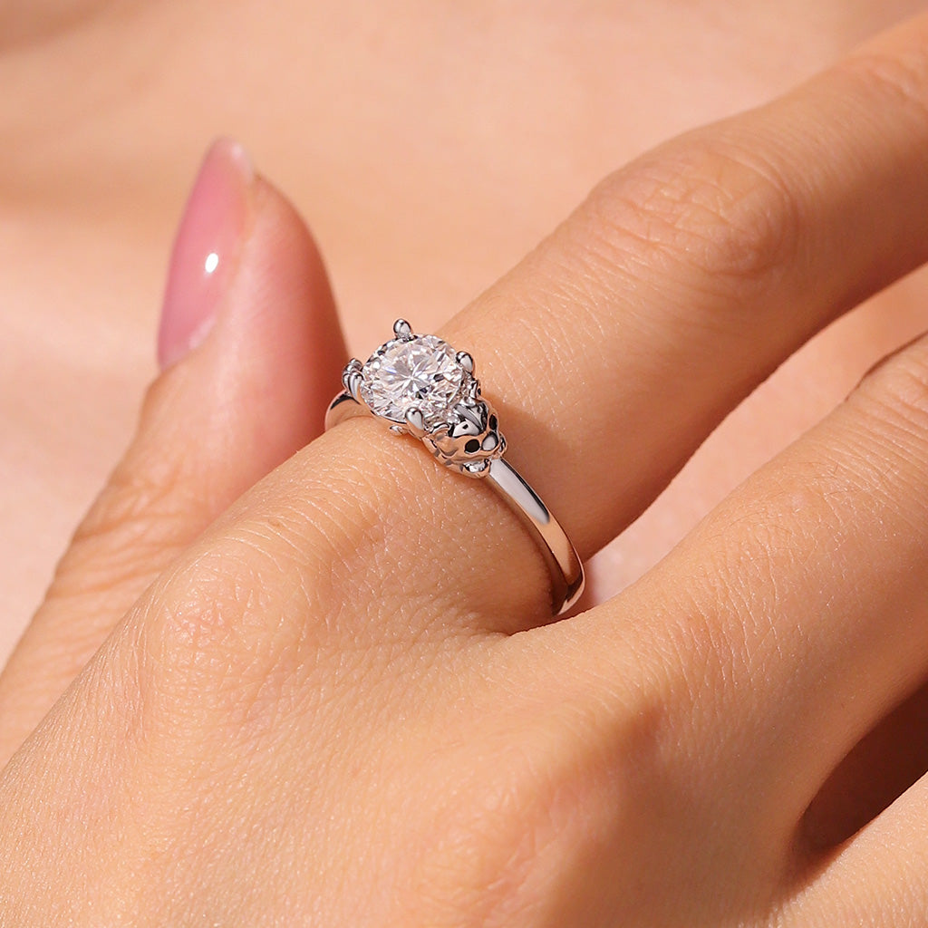 Gnoce White Tiger Embraces Moissanite Round Cut Ring_9