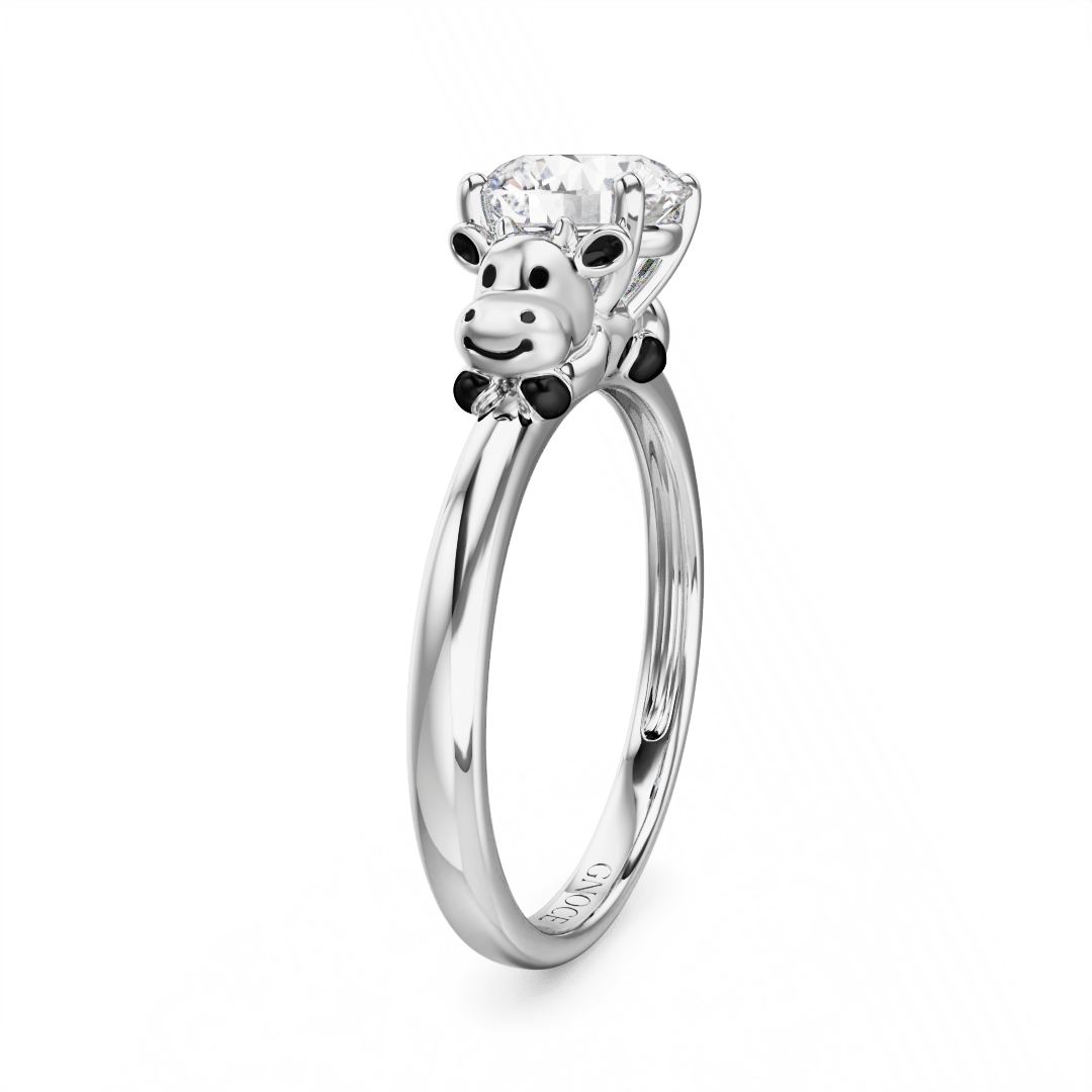 Gnoce Dairy Cow Embraces Moissanite Round Cut Ring_4