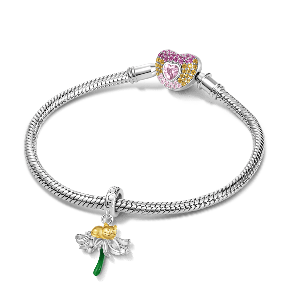 Gnoce The Cat in Daisy Charm_3