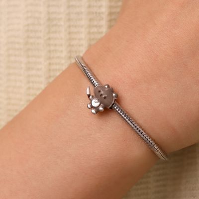 Charm de Lobo Con Cuchillo Afilado