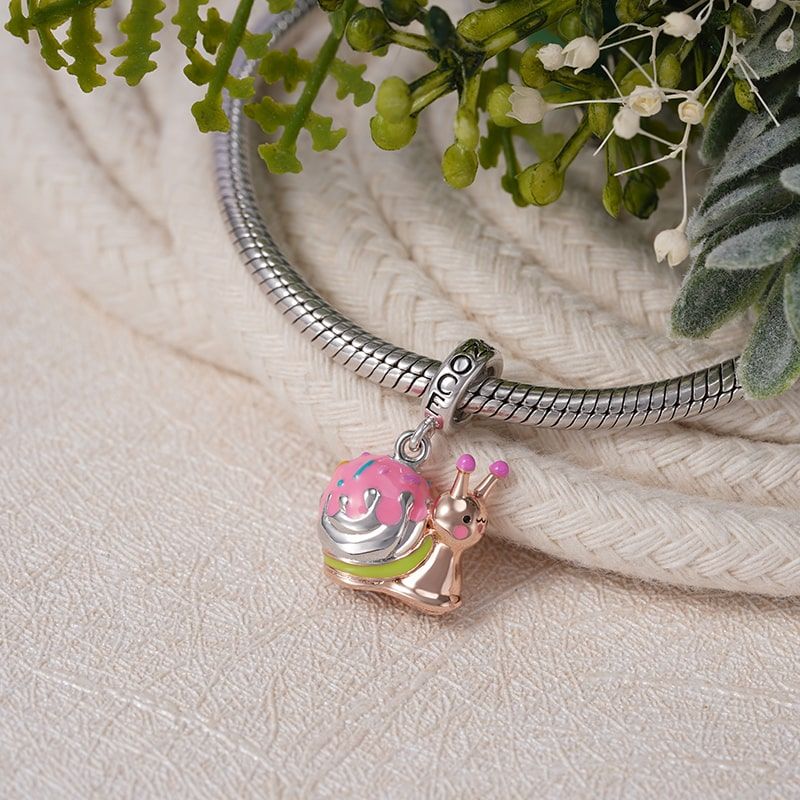 Charm Colgante de caracol rosa