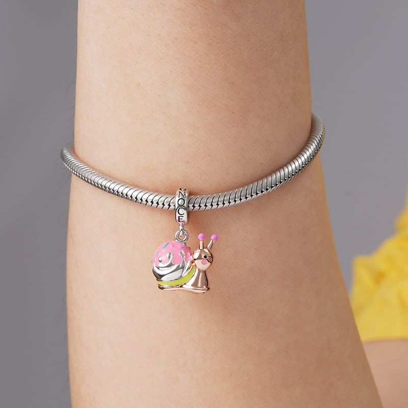 Charm Colgante de caracol rosa