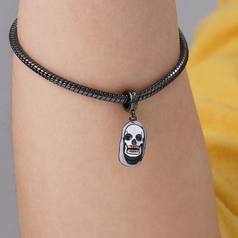 Charm Colgante de calavera Grim