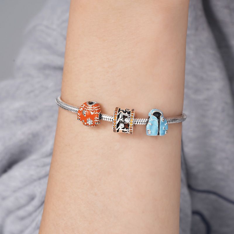 Charm Colgante Chaleco de Navidad con Capucha