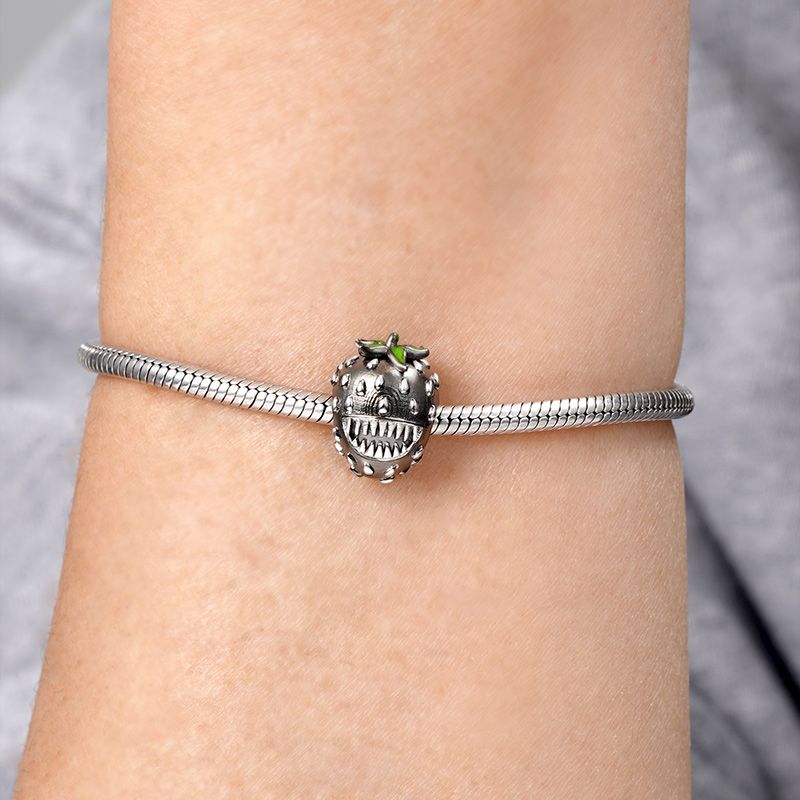 Charm Colgante de Fresa Espeluznante