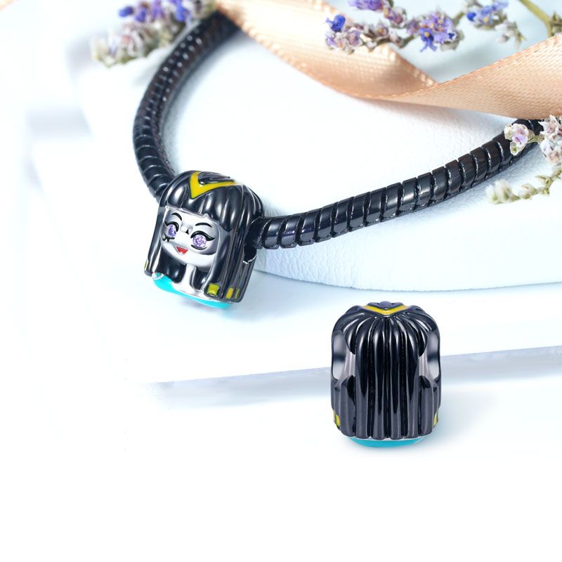 Charm de princesa de pelo negro