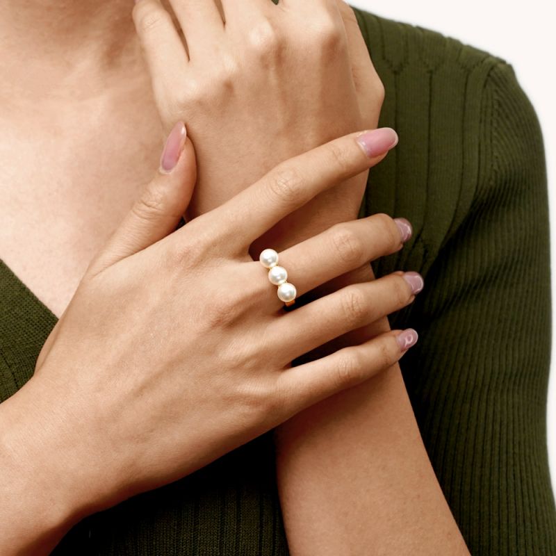 Anillo Ajustable con Tres Perlas