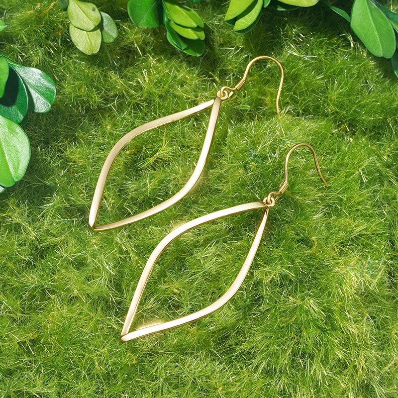 Pendientes Huecos Retorcidos