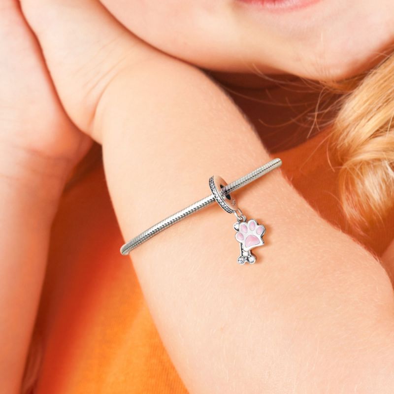 Charm Colgante Pata y Hueso