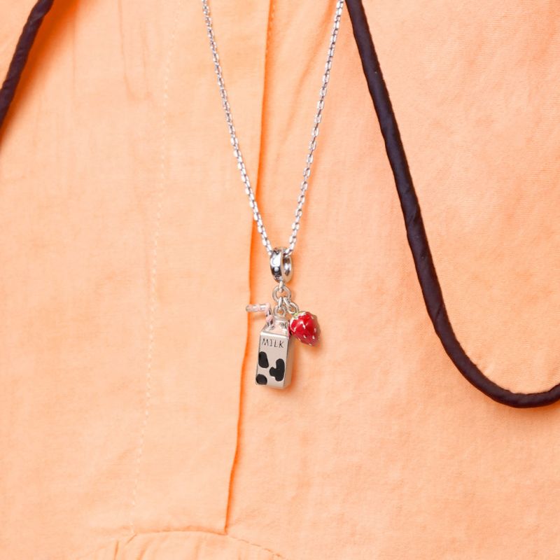 Collar Leche Y Fresa