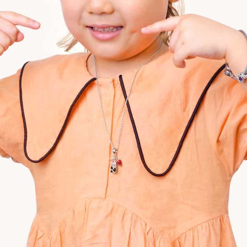 Collar Leche Y Fresa