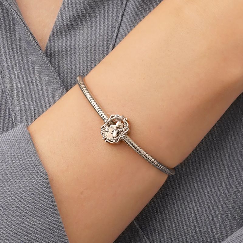 Charm Silueta Cenicienta