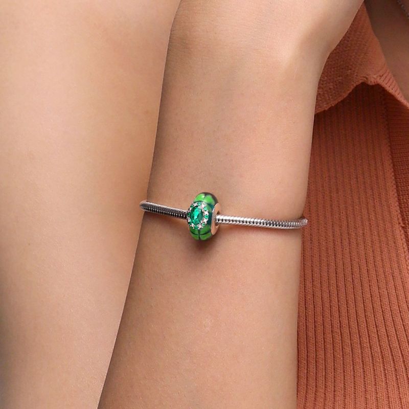 Charm Esmeralda Ovalada