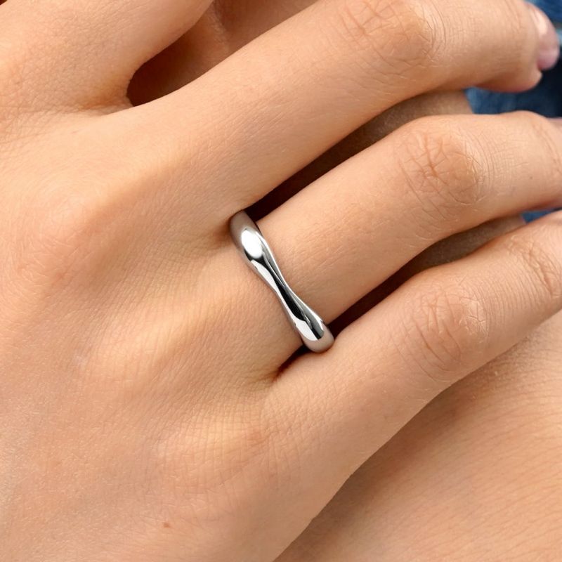 Anillo Curvo con Muesca