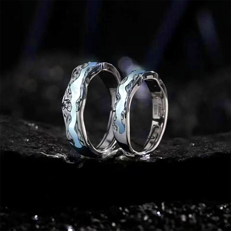 ‘A Años Luz de Distancia’ Anillos de Pareja Ajustables