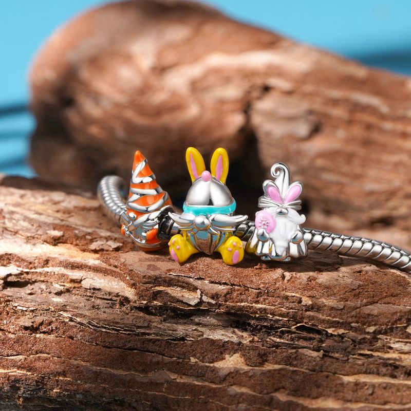 Charm Gnomo Conejo de Pascua