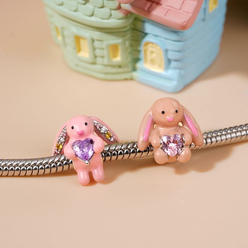 Charm Conejito Beige Abraza el Amor