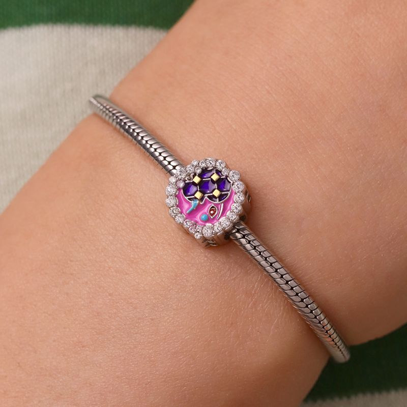 Charm De La Luna Maldita