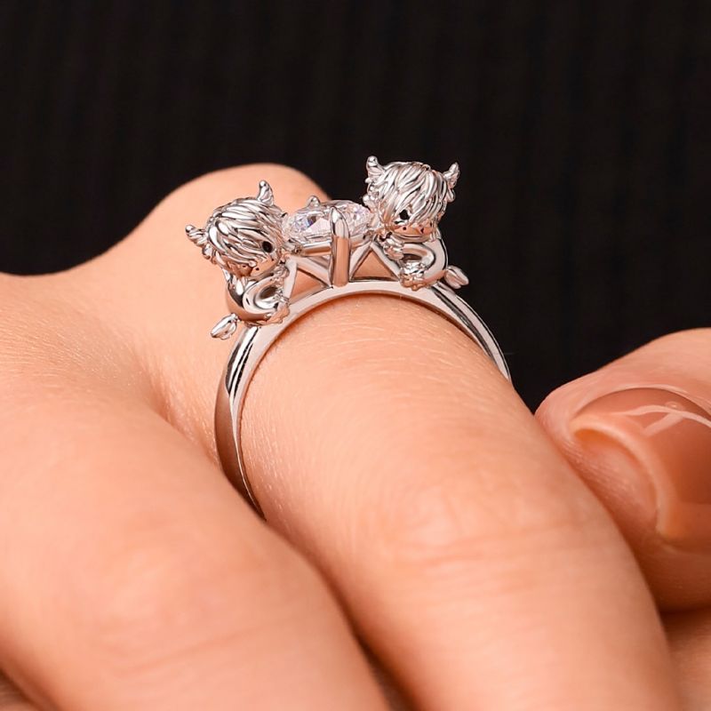Anillo de Diamante Blanco Abrazo de Vaca