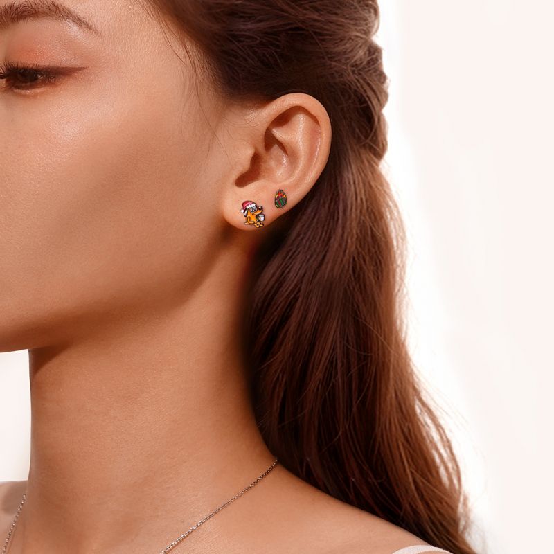 This Is Fine Pendientes de Stud Desiguales