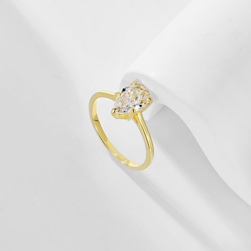Anillo Solitario Pera Topacio Blanco