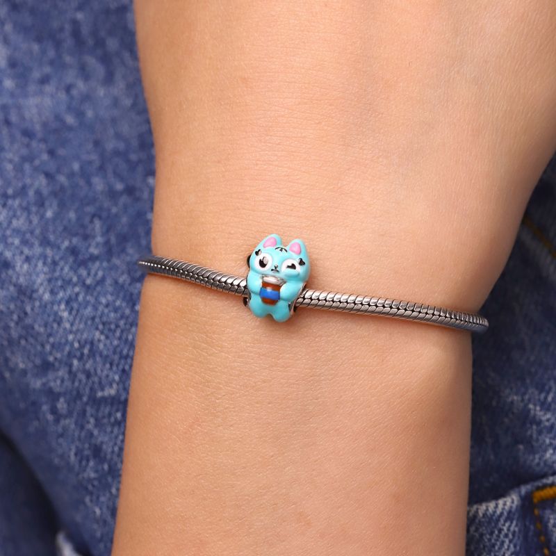 Charm Gato Azul Sobrecafinado