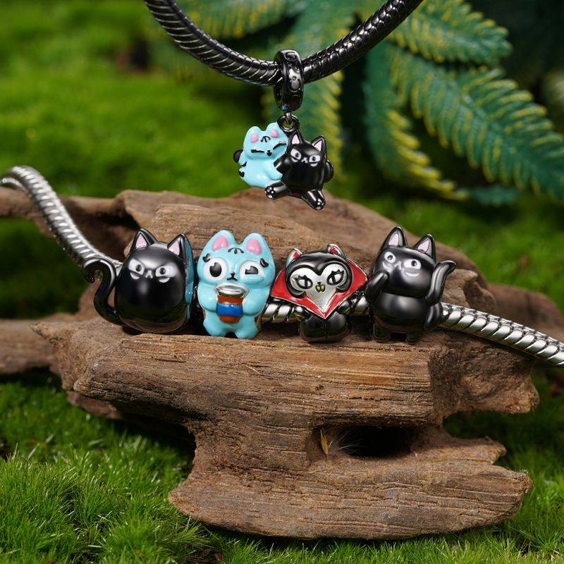 Charm Gato Azul Sobrecafinado