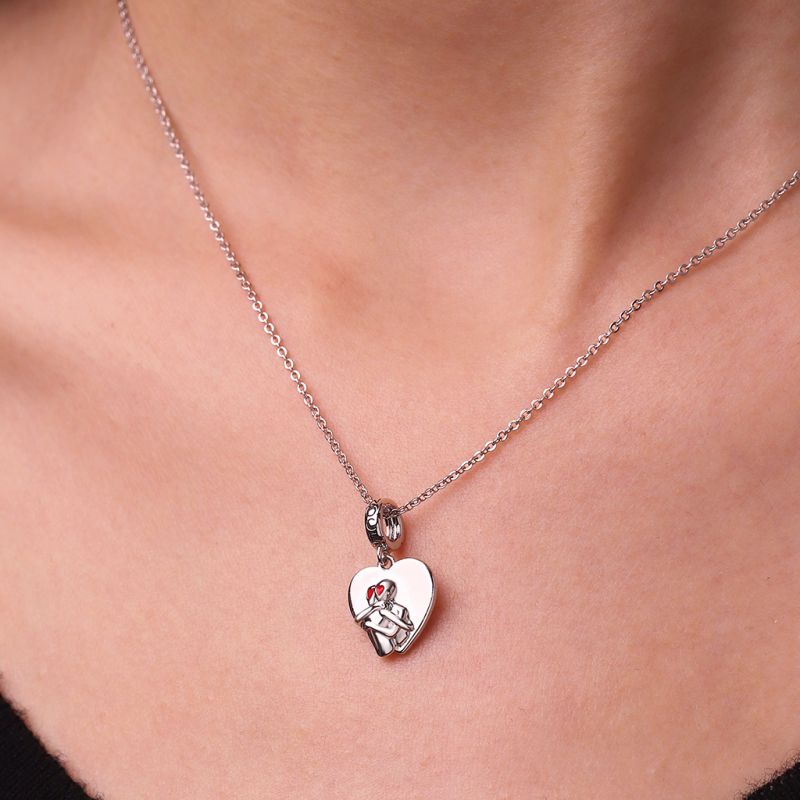 Colgante de Corazón Abrazando amor Propio