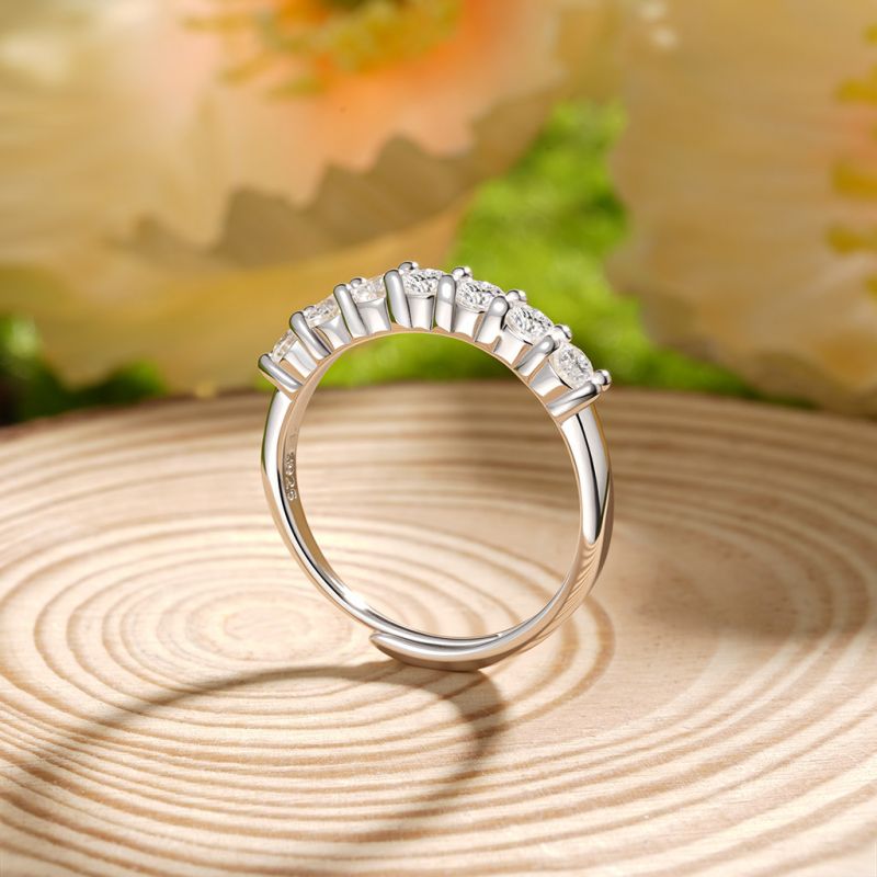 Anillo de Banda de Moissanite VVS Brillante