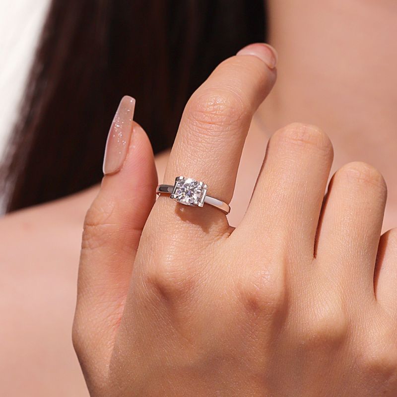 Anillo Halo Redondo de Moissanite de Eternidad de 1 Ct