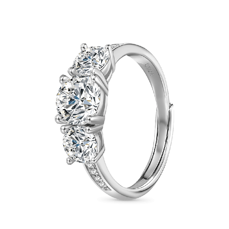 Anillo de Tres Piedras de Moissanite VVS de 0.7 Ct