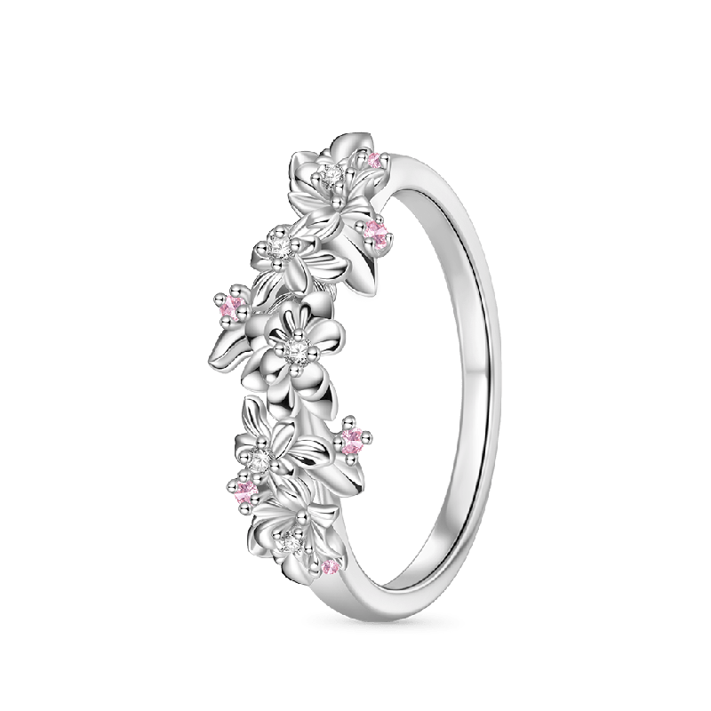 Anillo de Racimo de Flores Delicadas