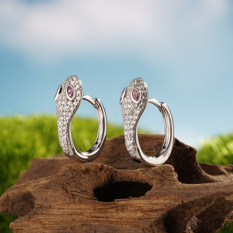 Pendientes Huggie de Serpiente de Diamante