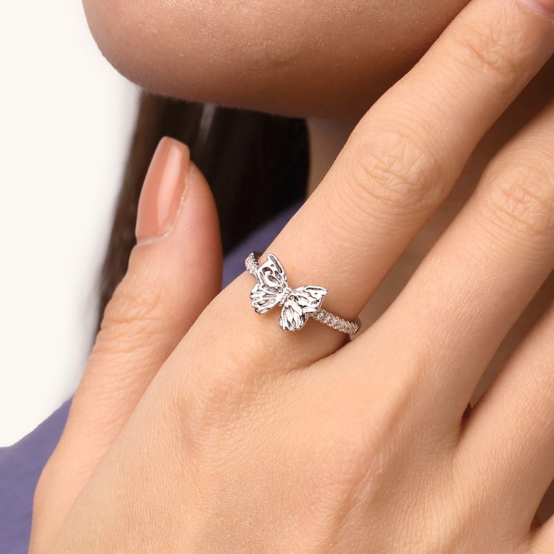 Anillo de Diamante de Mariposa