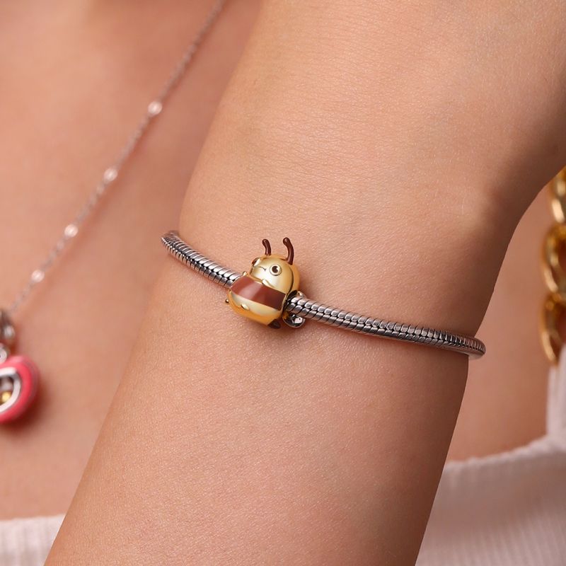 Charm de Abeja Gruesa