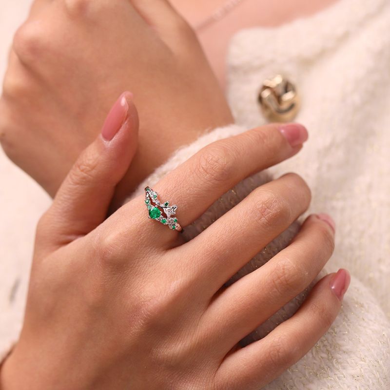 Anillo De Diamante Verde Musgo Elegante