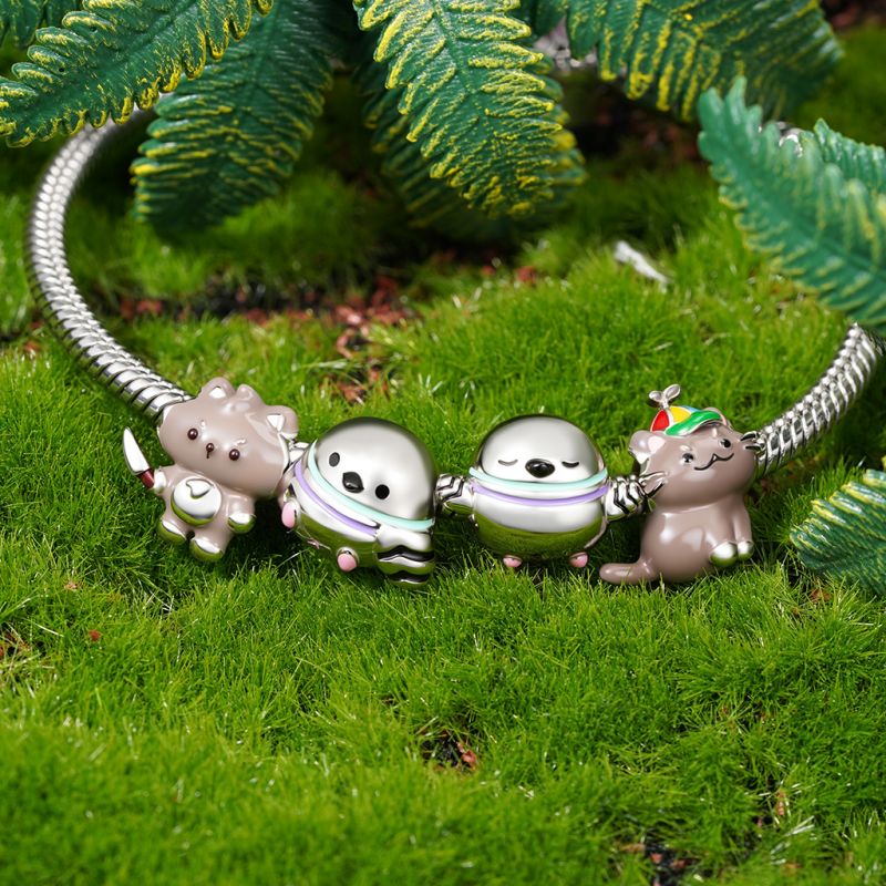 Charm de Lobo Con Cuchillo Afilado