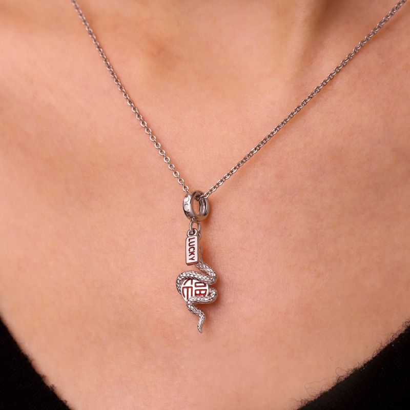 Colgante de Serpiente de la Suerte