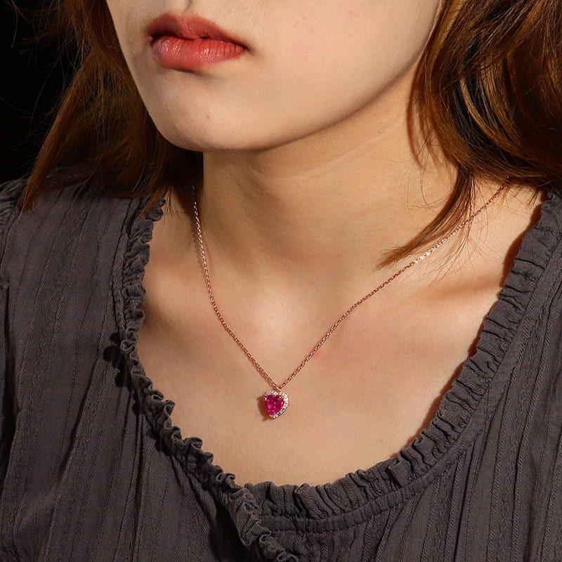 Collar Corazón Fucsia